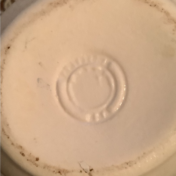 Vintage Hartstone pottery creamer with blueberry design - Picture 5 of 5